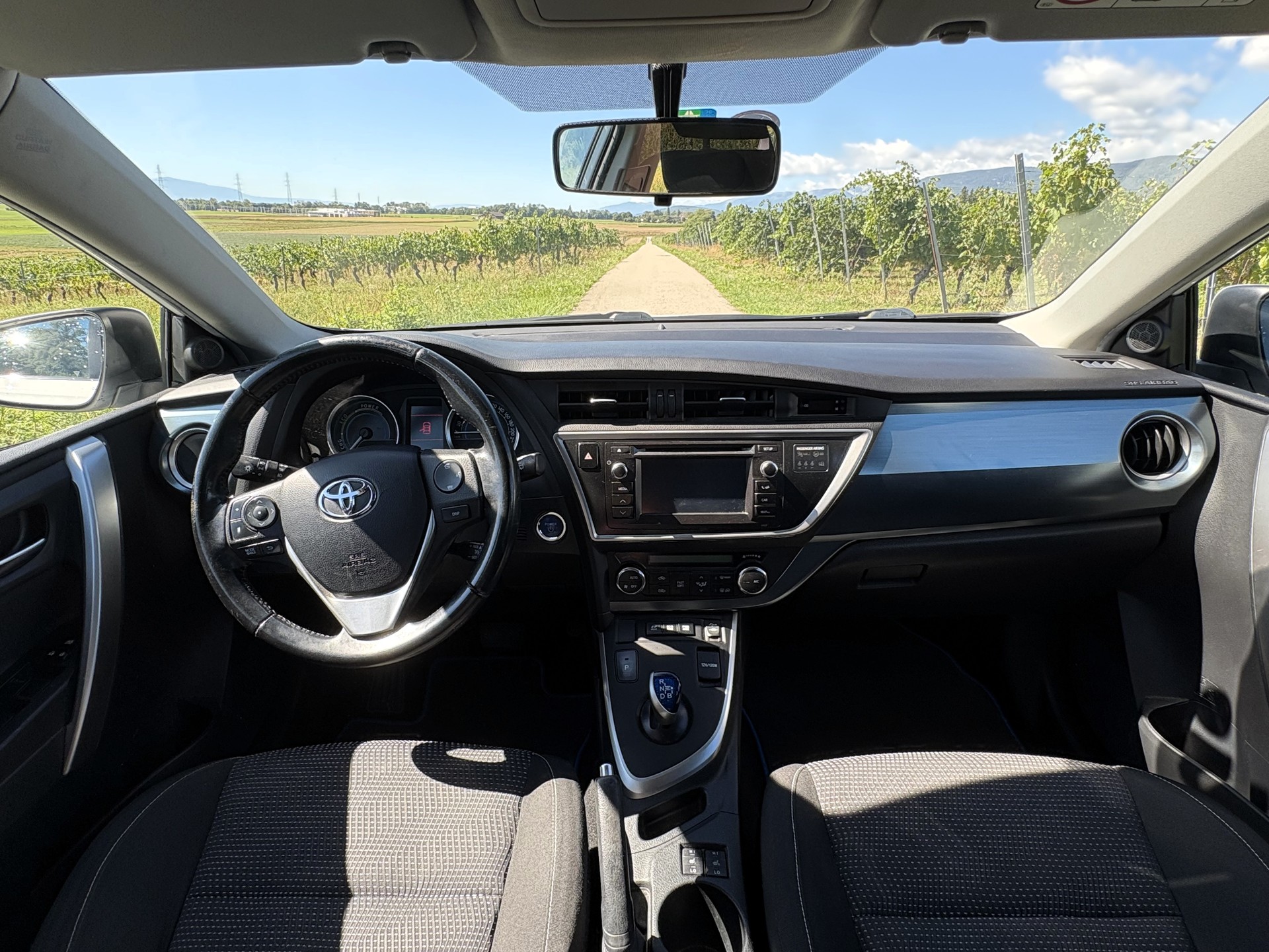 TOYOTA 1.8 HSD Linea Luna-image-2