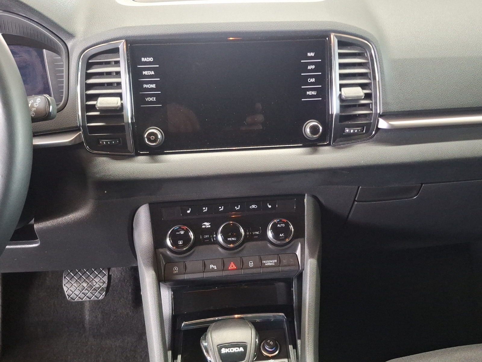 SKODA Karoq 1.5 TSI Ambition DSG-image-10