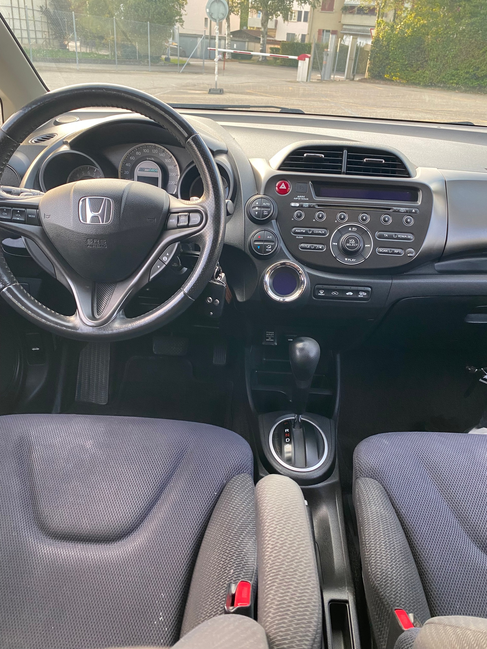 HONDA Jazz 1.3i Hybrid Comfort CVT-image-14