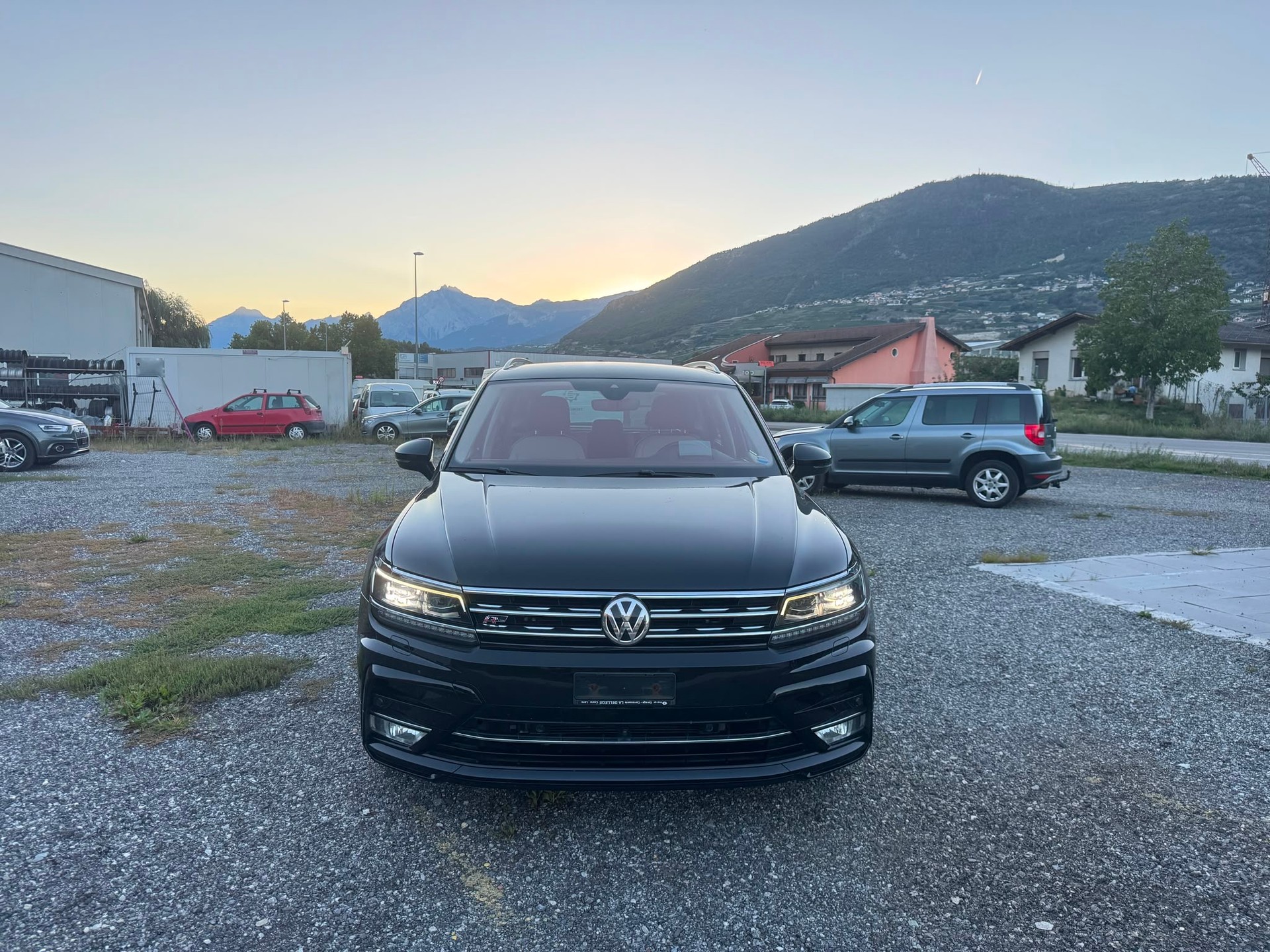 VW Tiguan 2.0 TDI SCR Highline 4Motion DSG-image-2