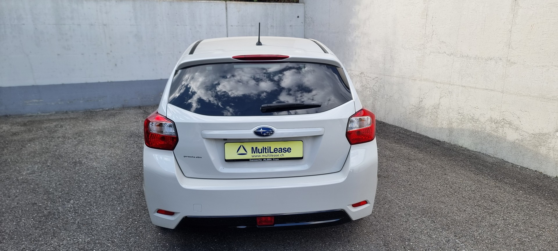 SUBARU Impreza 2.0 Swiss Sport-image-4