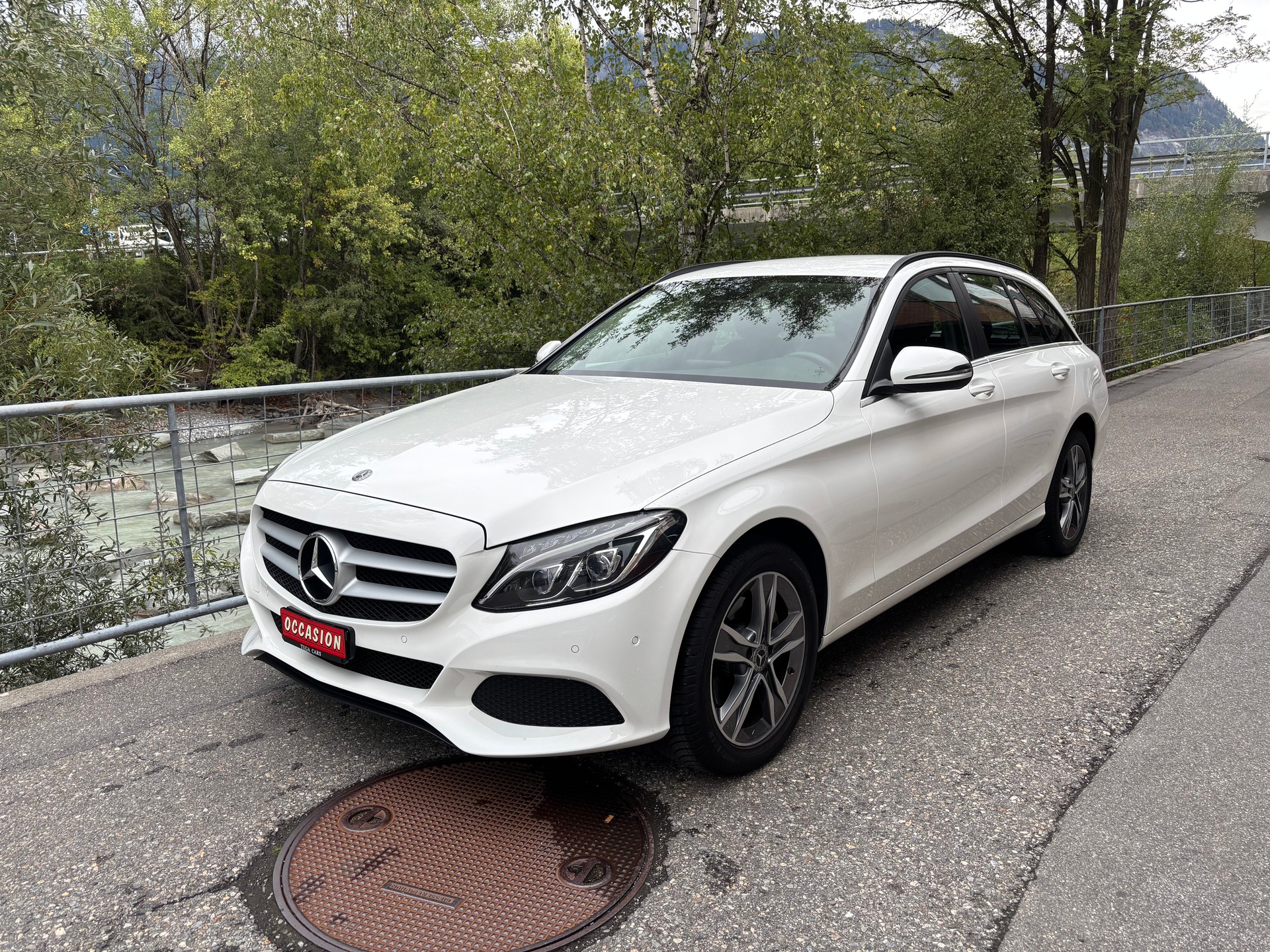 MERCEDES-BENZ C 220 d Swiss Star Exclusive 4Matic 9G-Tronic-showroom-element-1