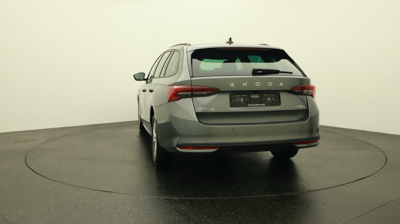 SKODA Octavia Combi 1.5 TSI mHEV DSG Selection-image-3