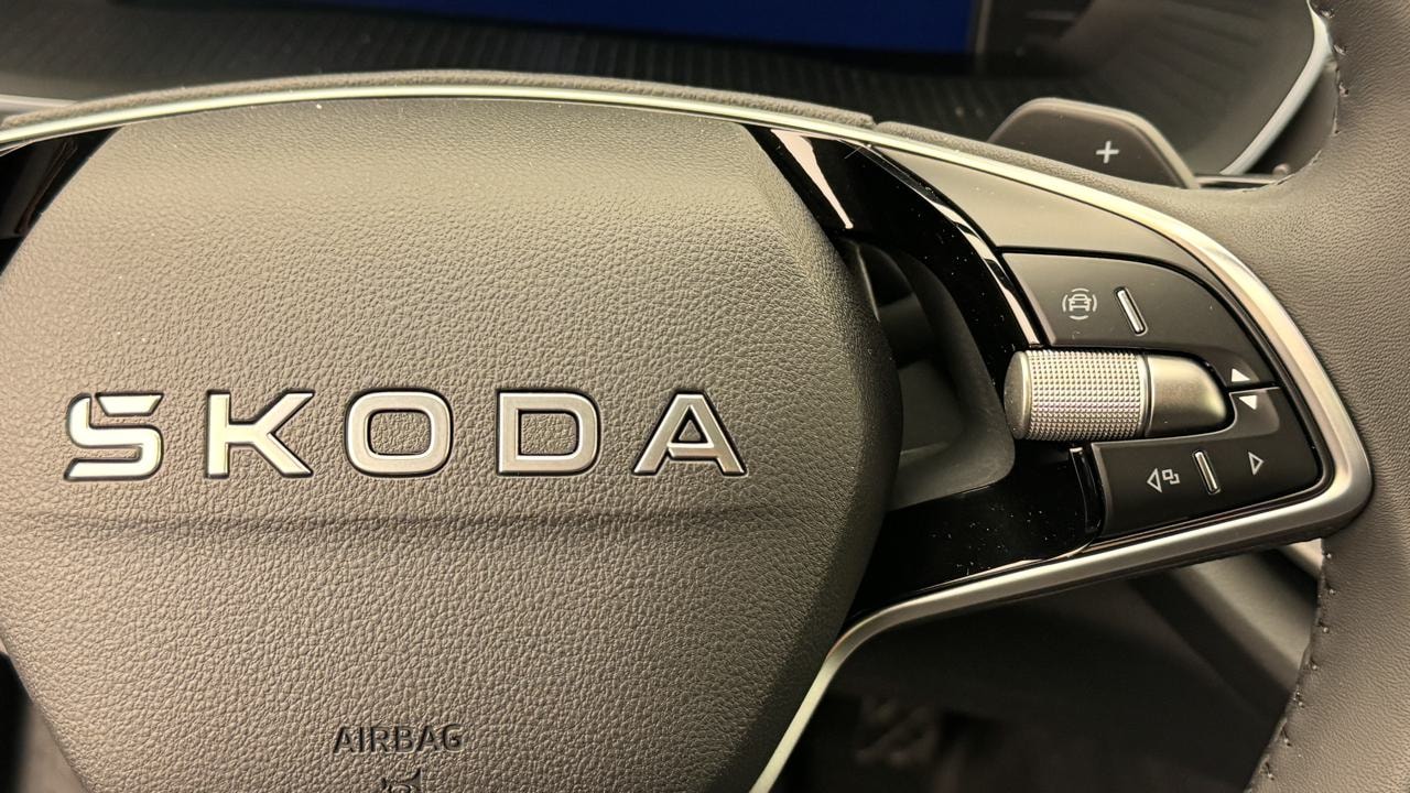 SKODA Octavia Combi 1.5 TSI mHEV DSG Selection-image-9