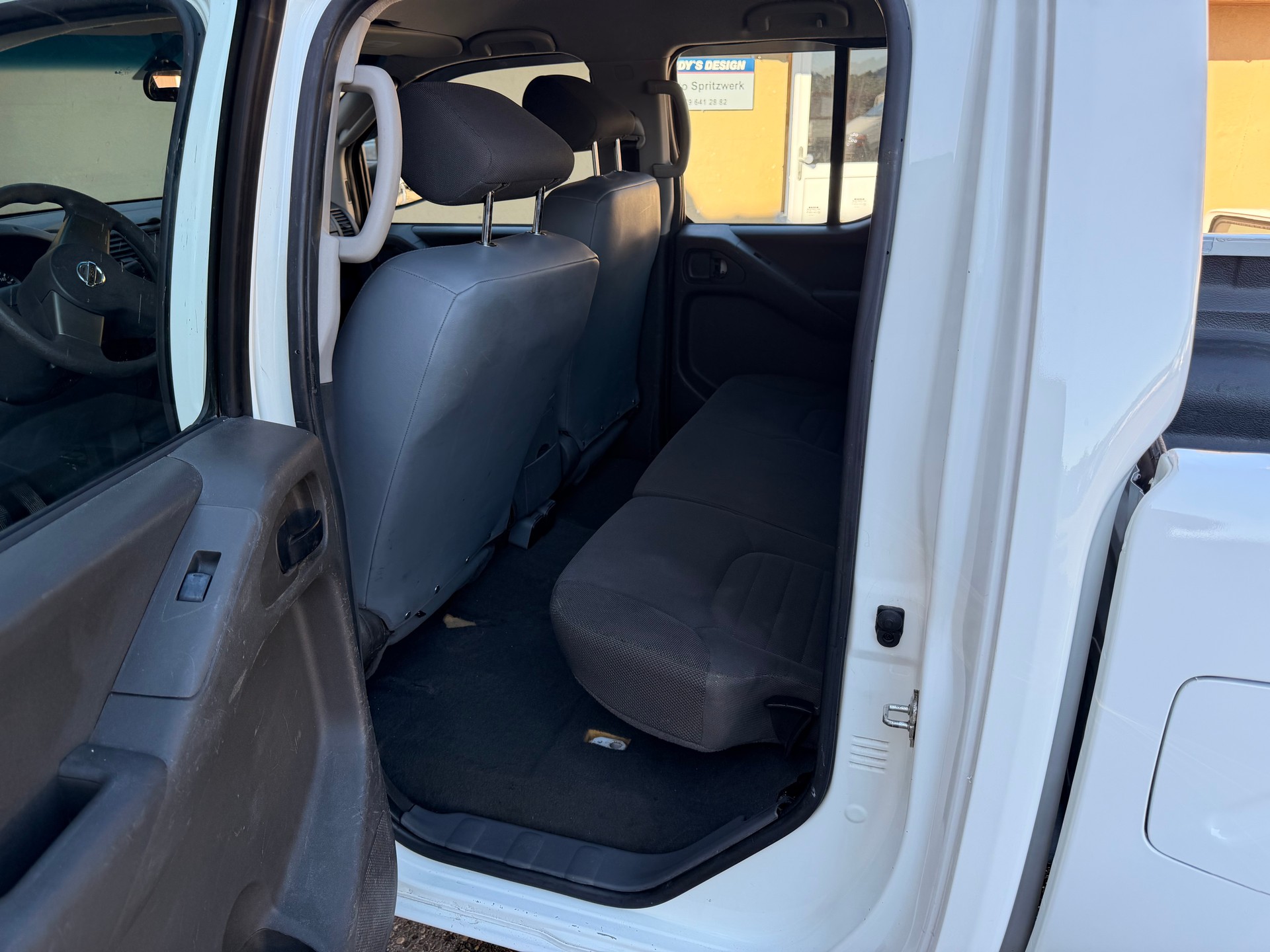 NISSAN Navara Double Cab Platinum 2.5 dCi 4WD-image-7