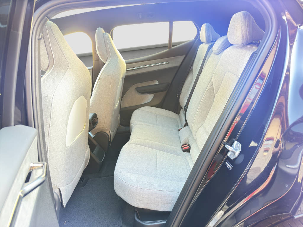 VOLVO EX 30 P8 Ultra AWD-image-12