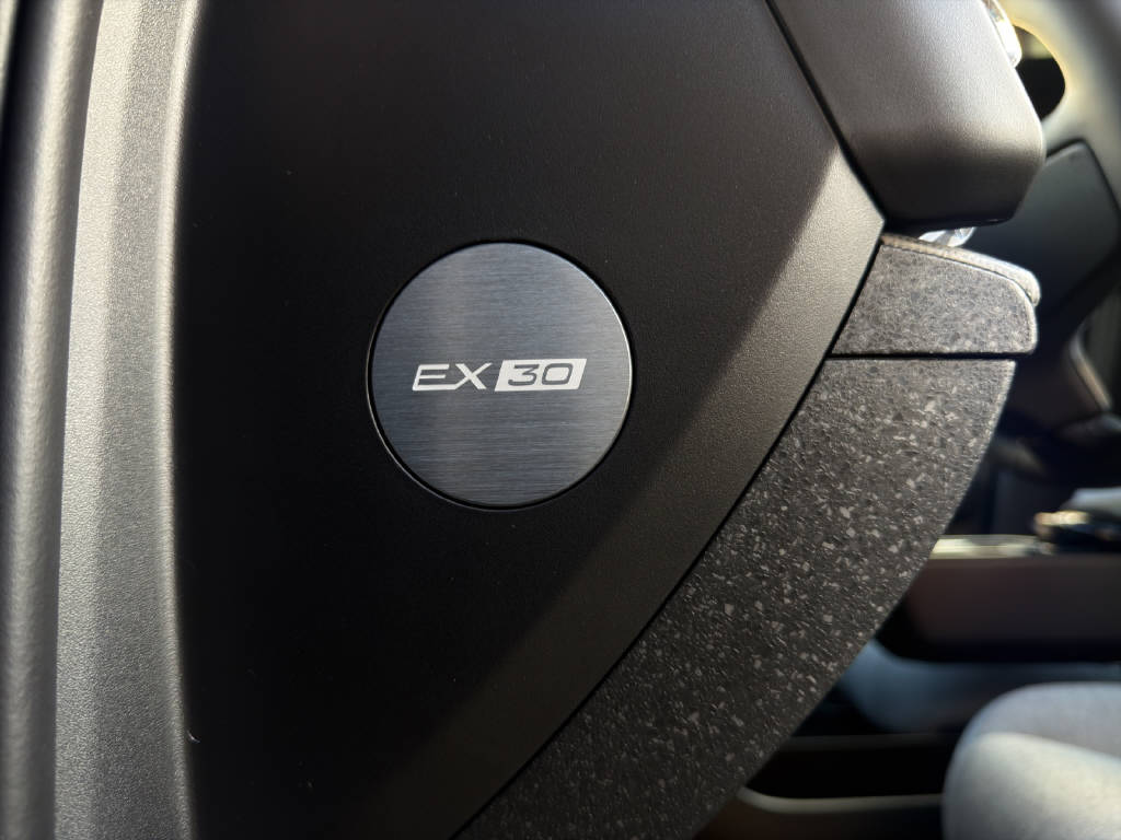 VOLVO EX 30 P8 Ultra AWD-image-18