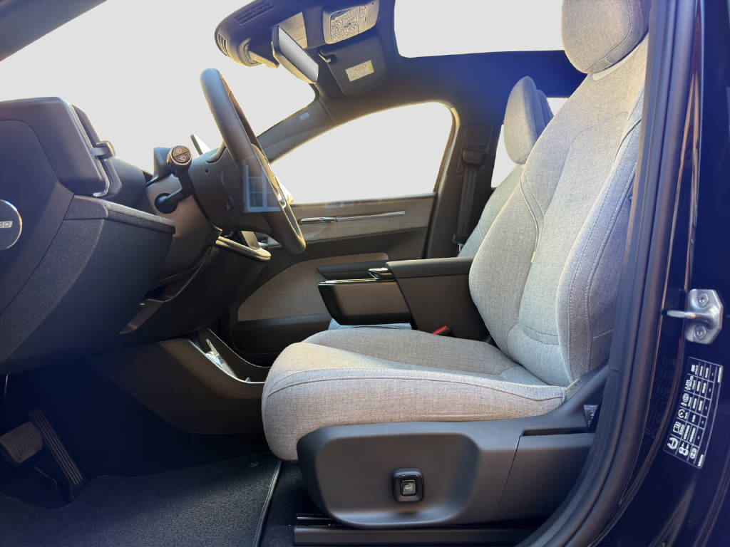 VOLVO EX 30 P8 Ultra AWD-image-7