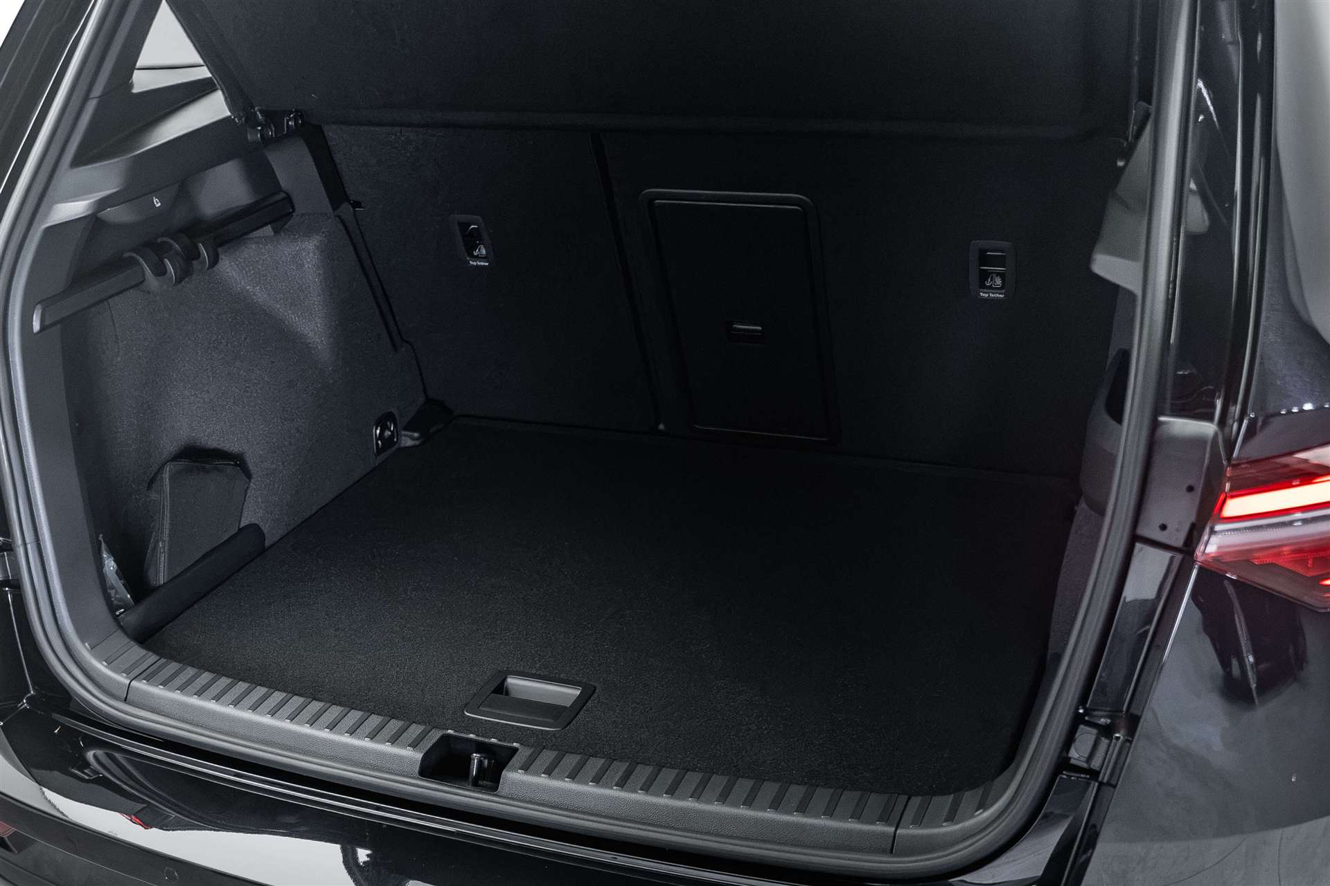 SKODA Karoq 2.0 TSI SportLine 4x4 DSG Standheizung!-image-5