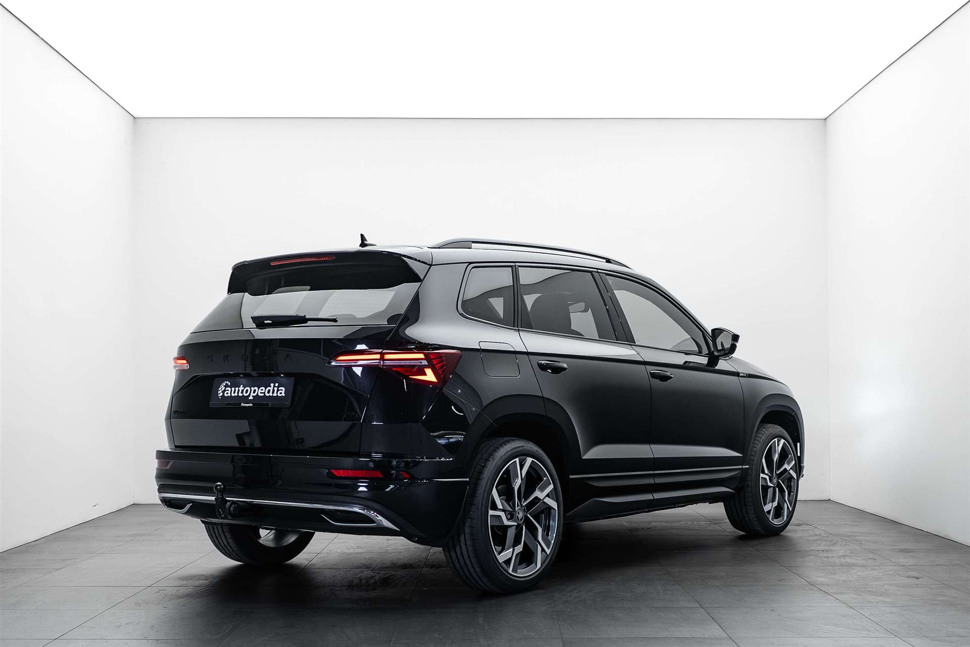 SKODA Karoq 2.0 TSI SportLine 4x4 DSG Standheizung!-image-2