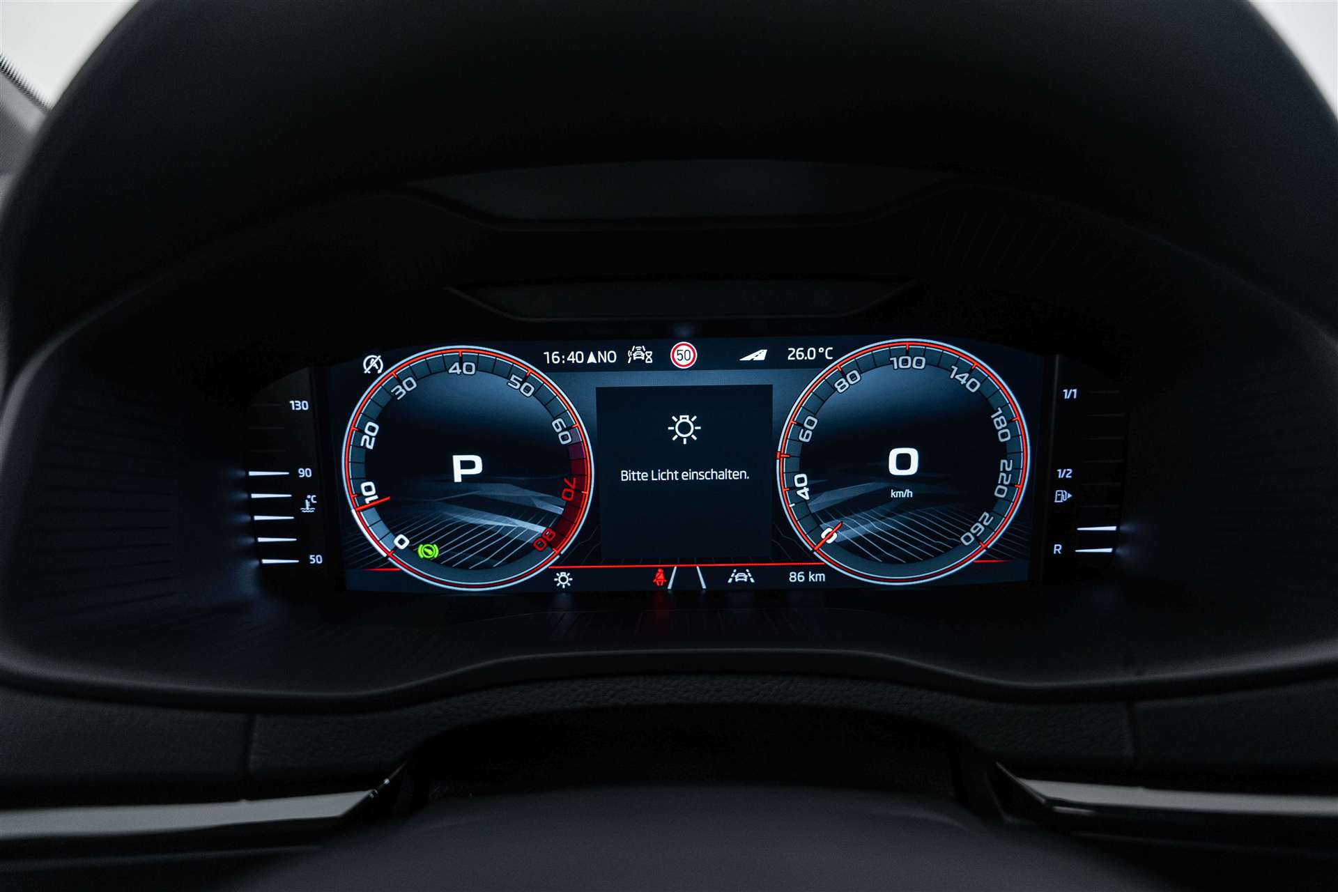 SKODA Karoq 2.0 TSI SportLine 4x4 DSG Standheizung!-image-26