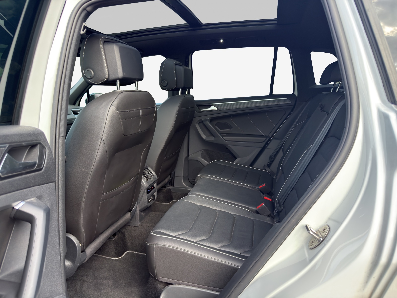 VW Tiguan 2.0TSI R-Line 4Motion DSG-image-11
