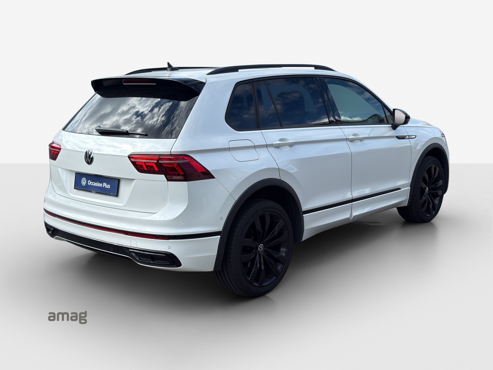 VW Tiguan 2.0TSI R-Line 4Motion DSG-image-4