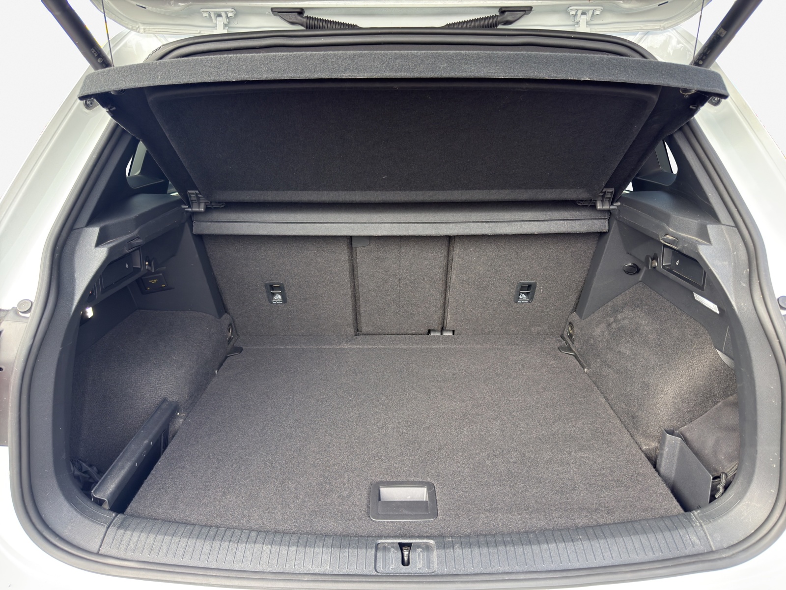 VW Tiguan 2.0TSI R-Line 4Motion DSG-image-12