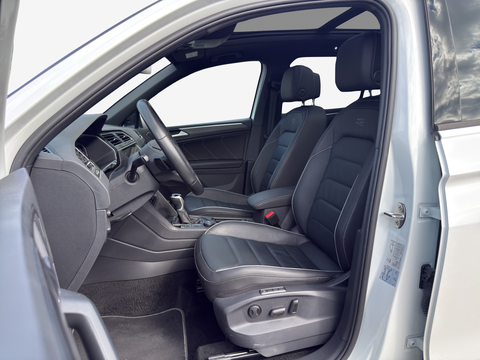 VW Tiguan 2.0TSI R-Line 4Motion DSG-image-7