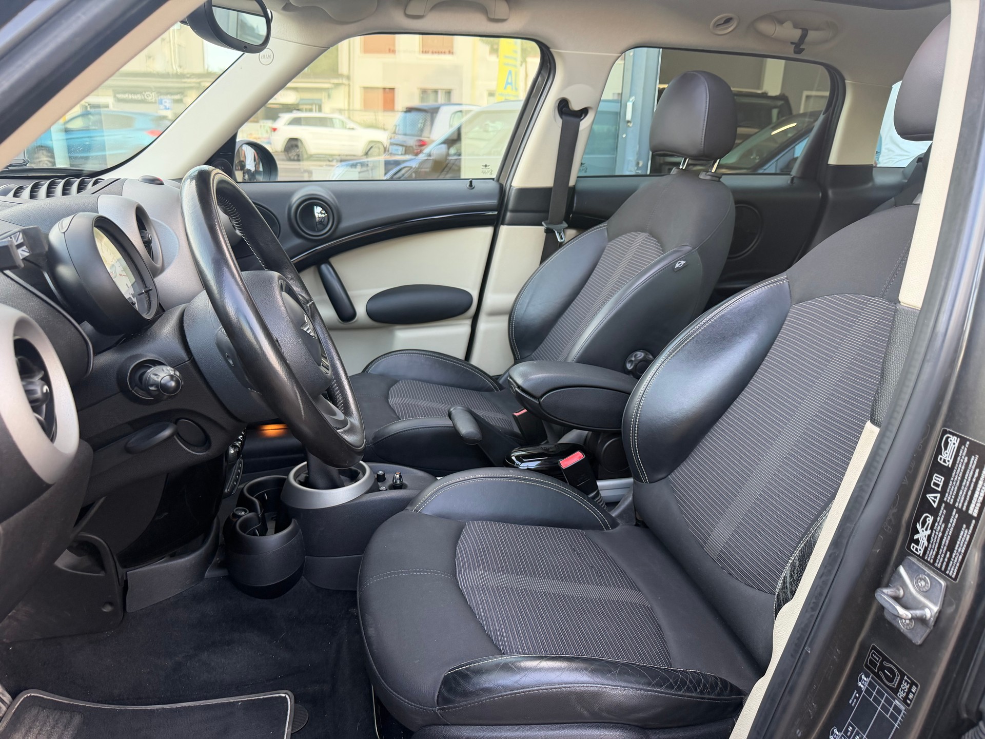 MINI Countryman Cooper S ALL4-image-10