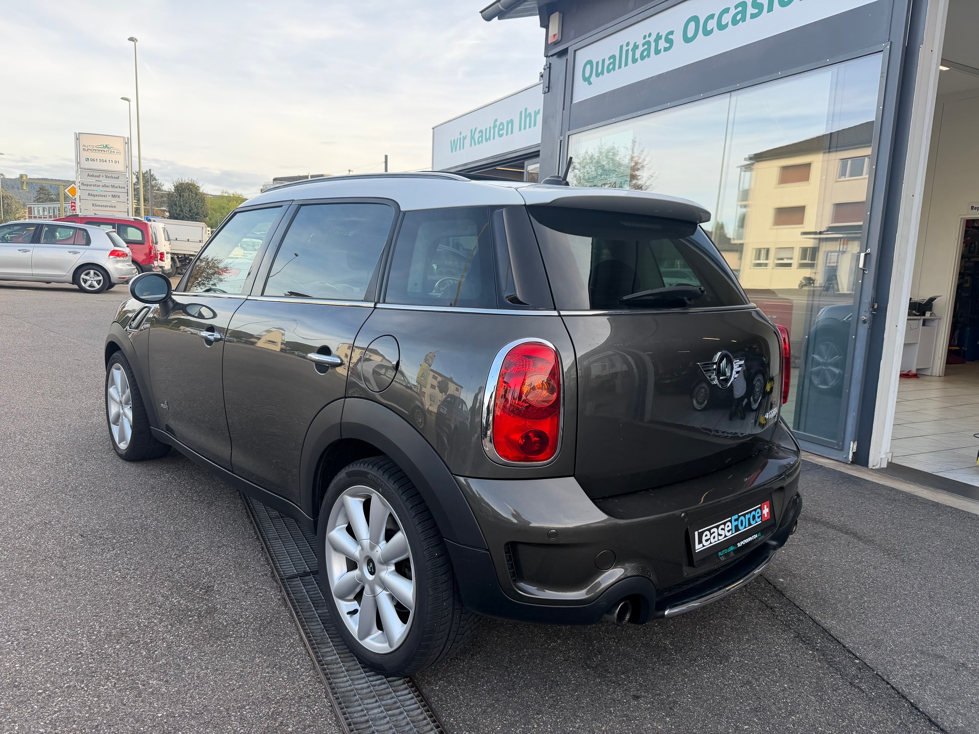 MINI Countryman Cooper S ALL4-image-2
