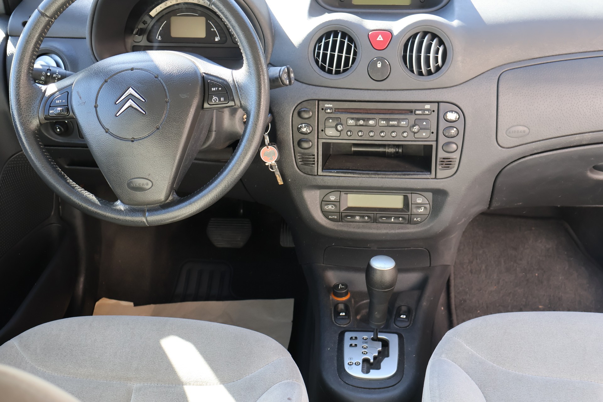 CITROEN C3 1.4i SX Automatic-image-4