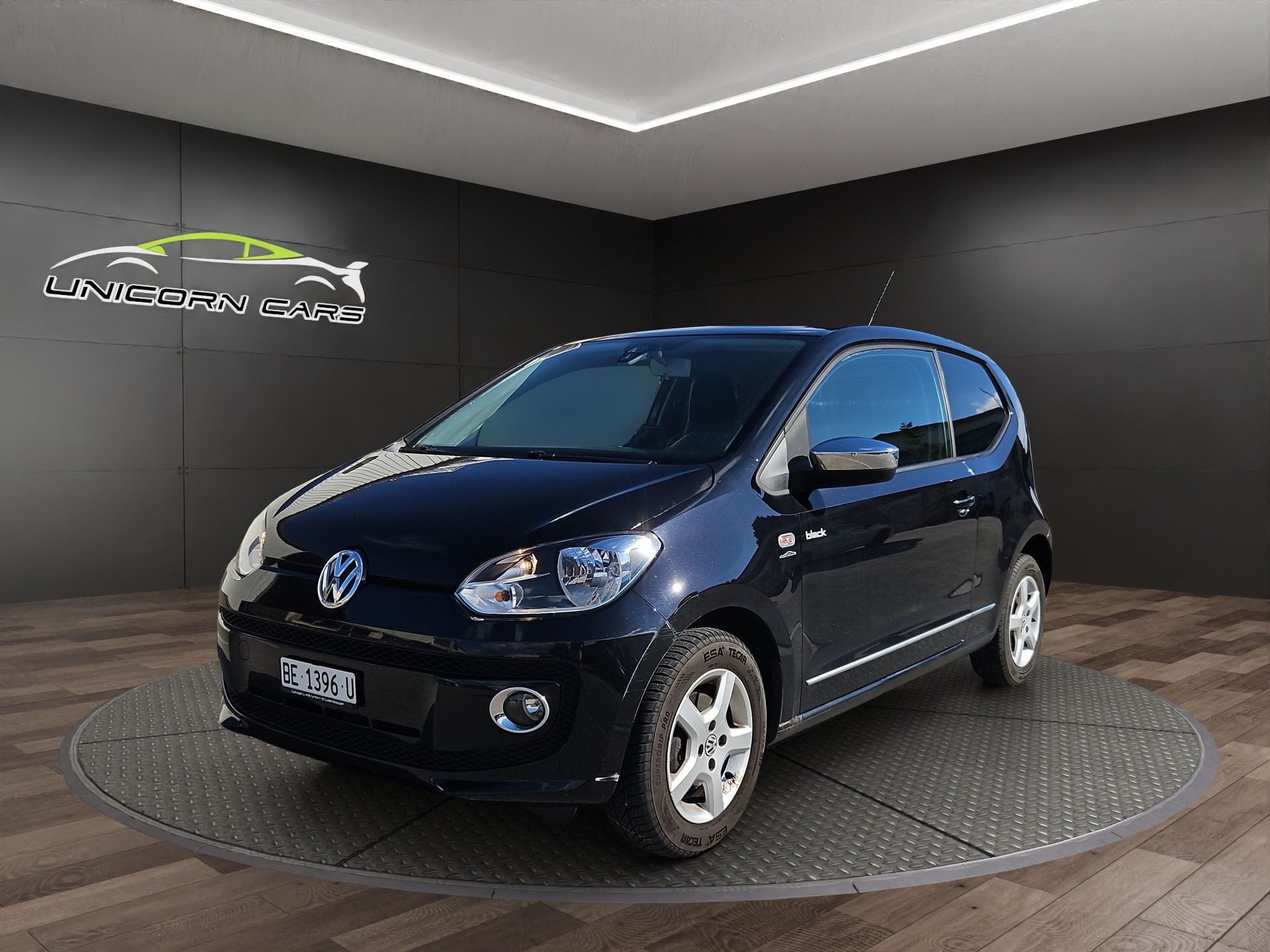 VW Up 1.0 black up-image-6