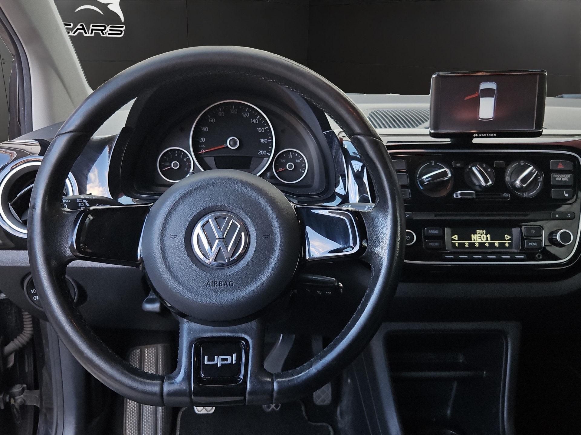 VW Up 1.0 black up-image-13