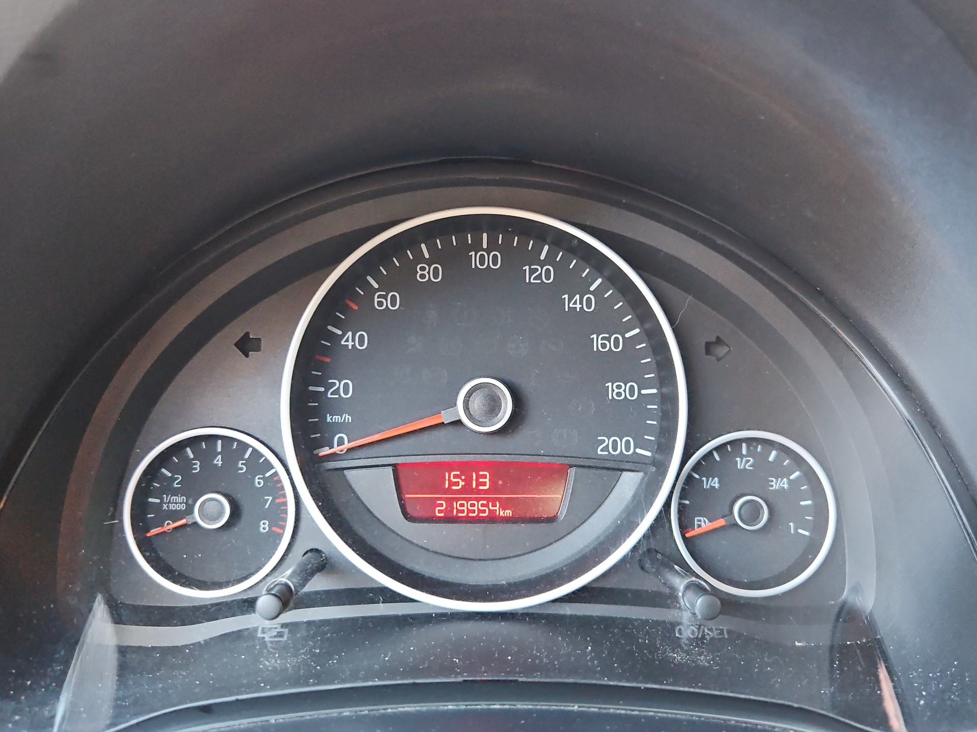 VW Up 1.0 black up-image-10