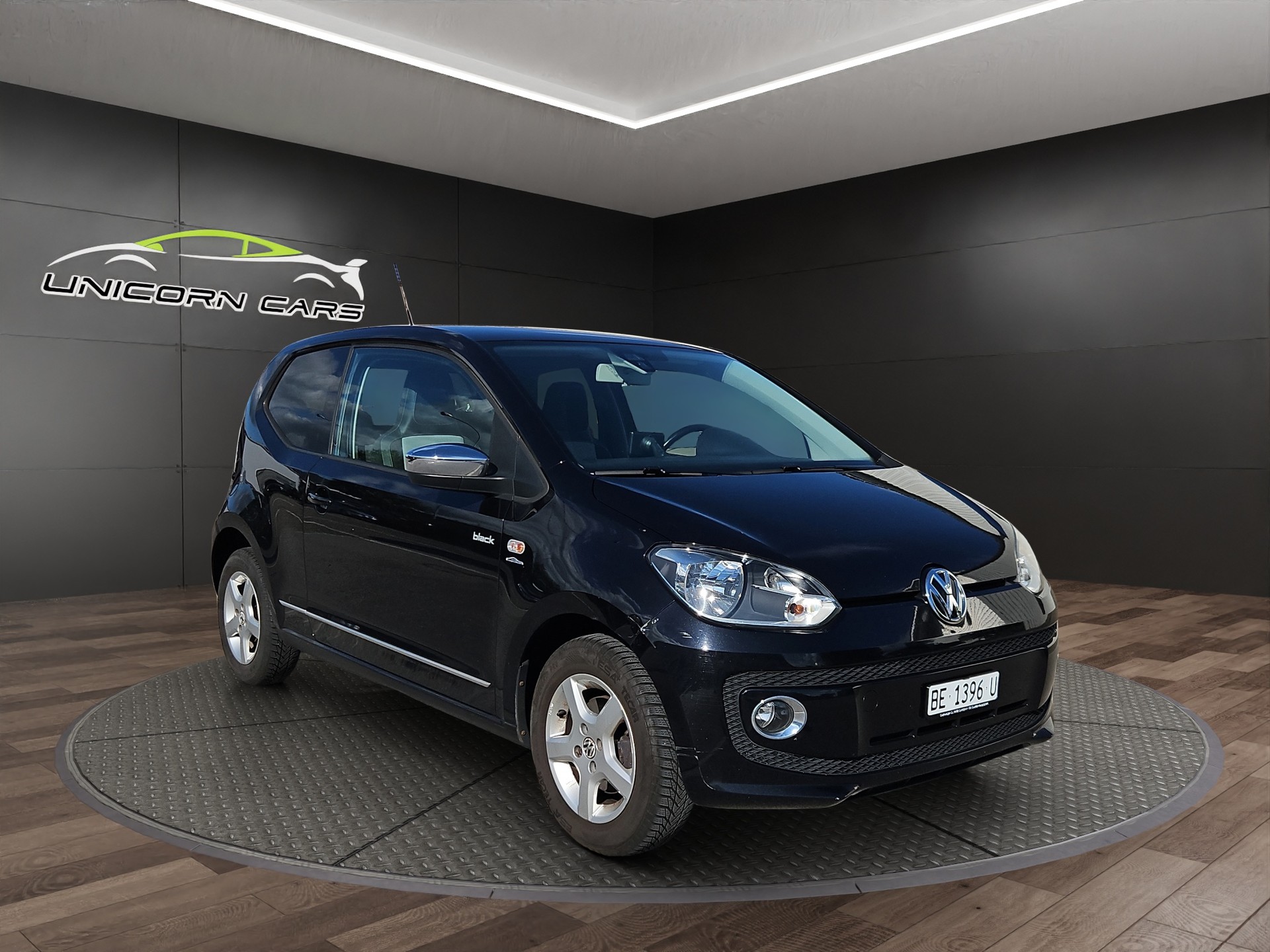 VW Up 1.0 black up-image-0