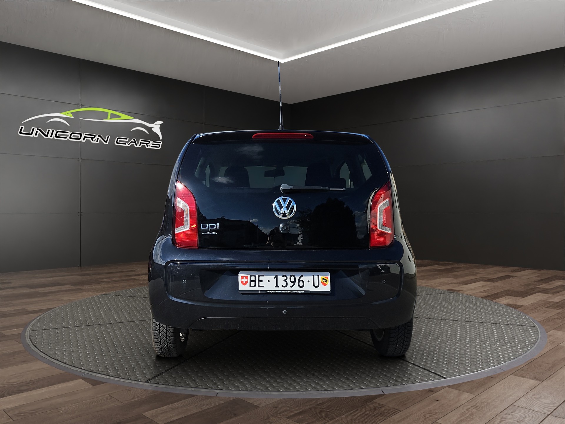 VW Up 1.0 black up-image-3