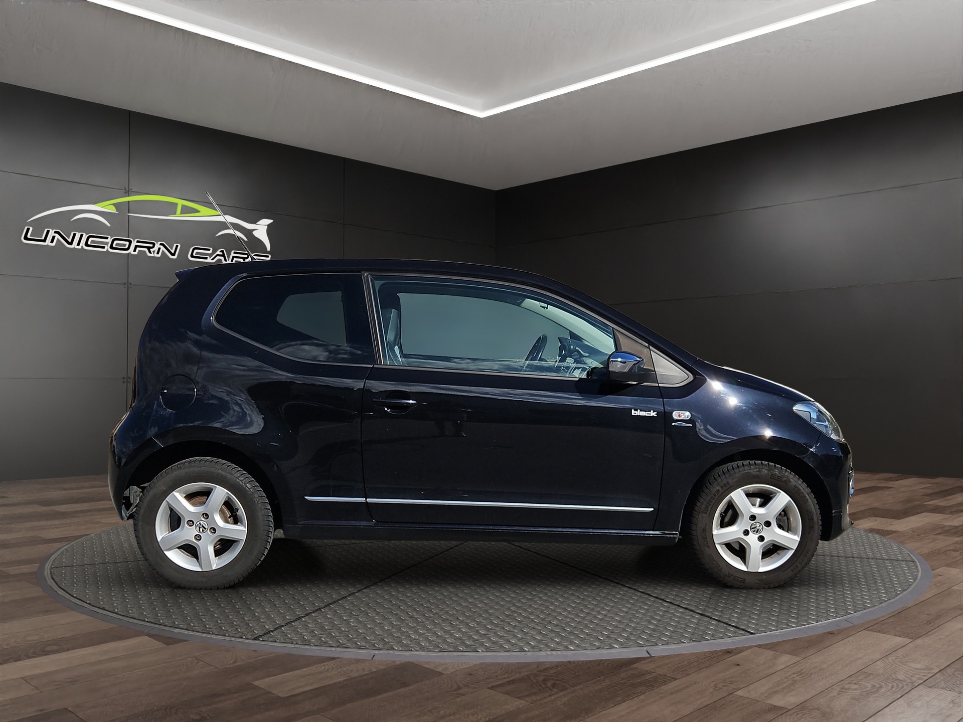 VW Up 1.0 black up-image-1