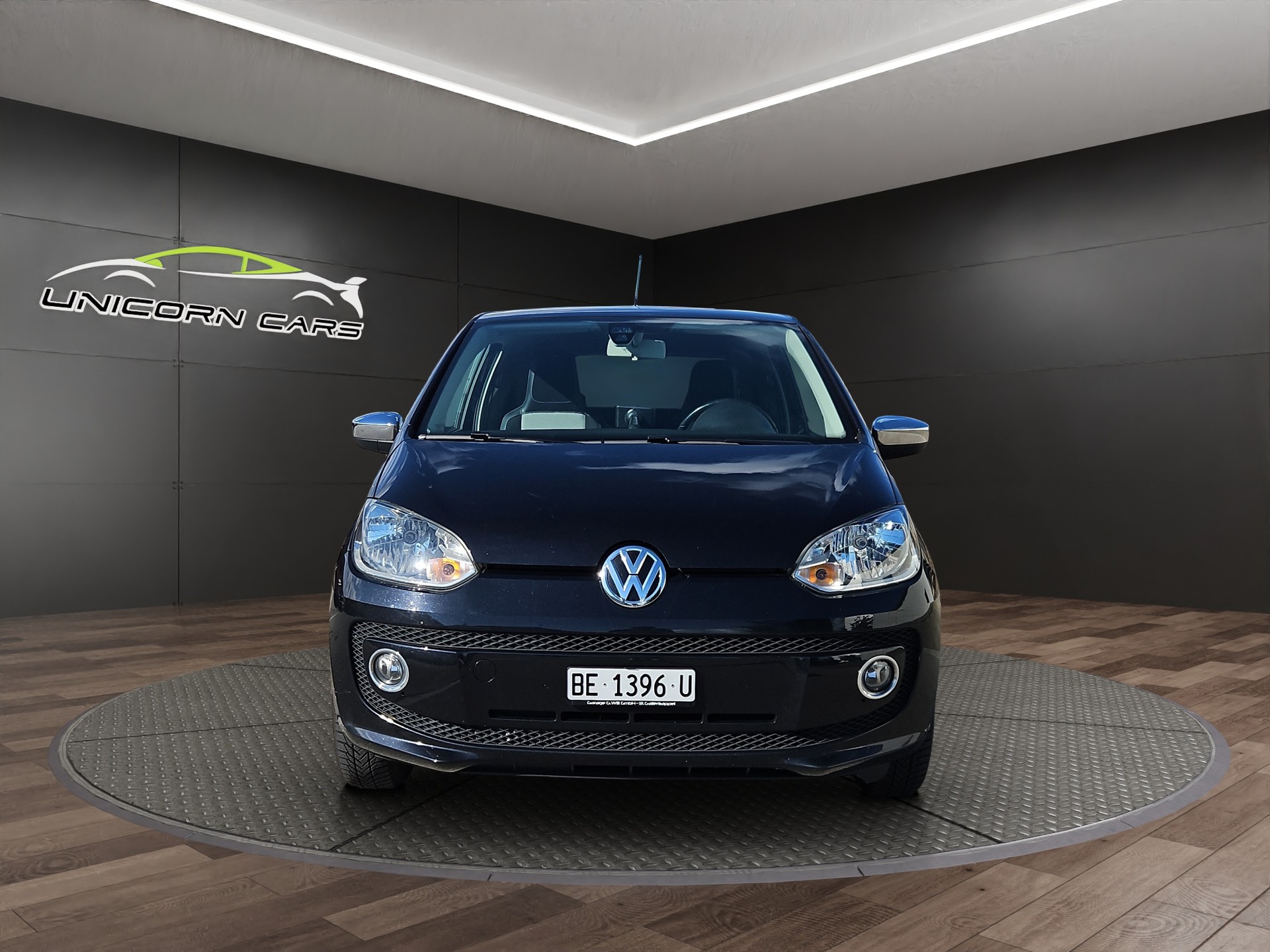 VW Up 1.0 black up-image-7