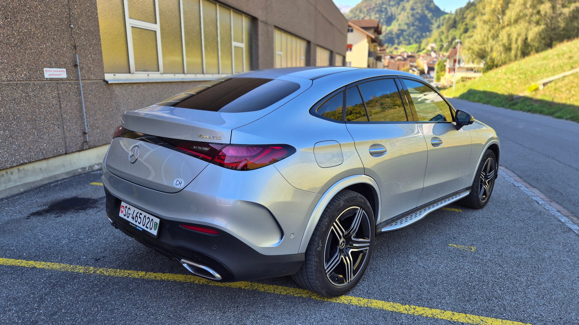 MERCEDES-BENZ GLC 400 e AMG Line 4matic coupe-image-3
