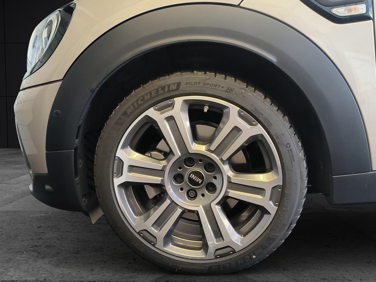 MINI Countryman F60 2.0i Cooper S SAG ALL4-image-8