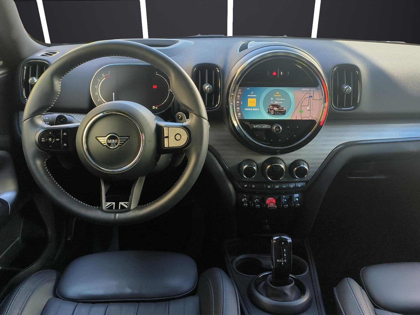 MINI Countryman F60 2.0i Cooper S SAG ALL4-image-18