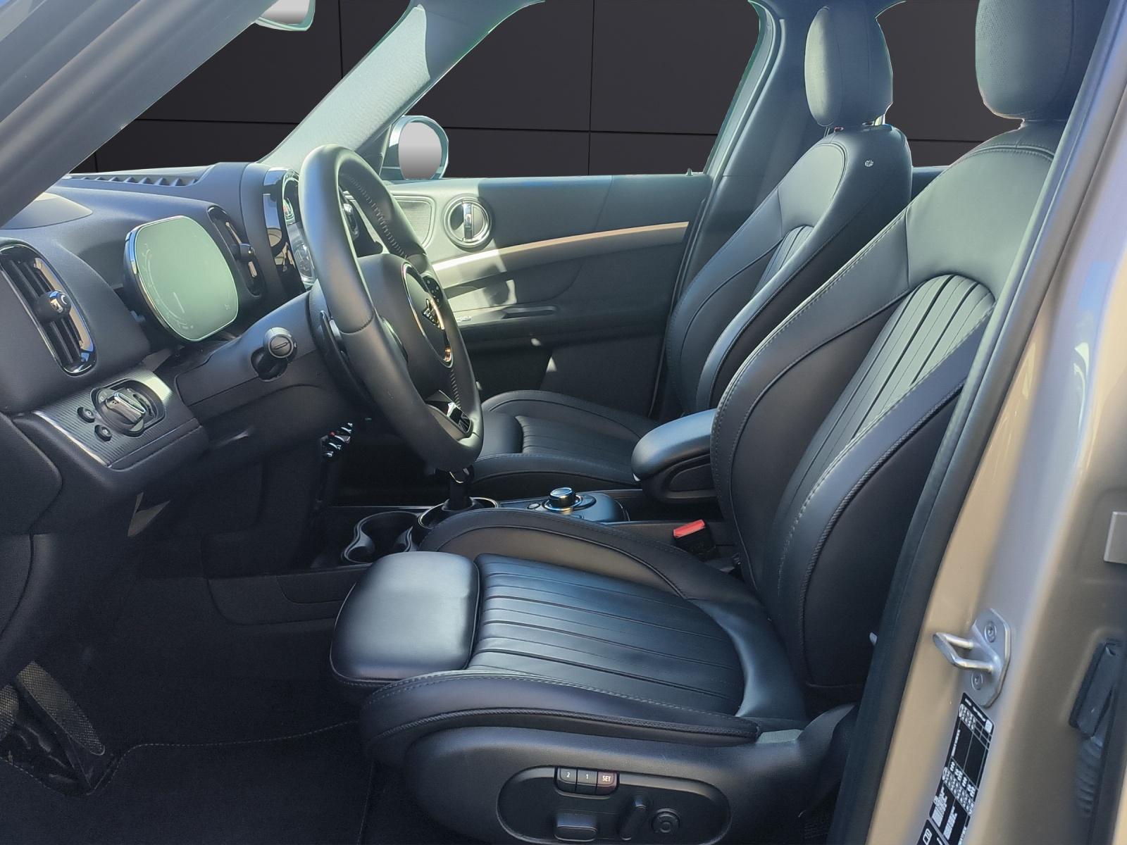 MINI Countryman F60 2.0i Cooper S SAG ALL4-image-11