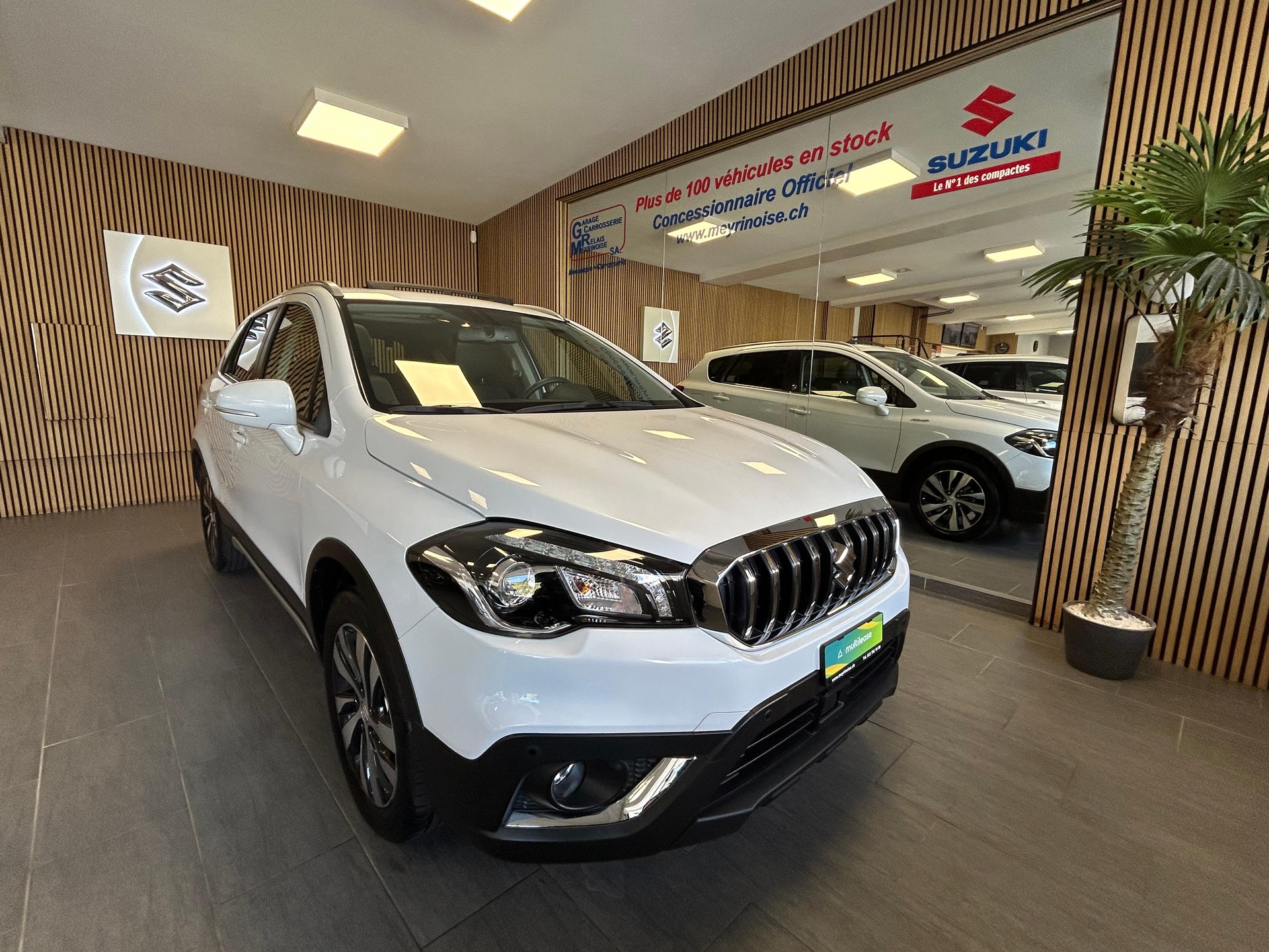 SUZUKI SX4 S-Cross 1.4 T Piz Sulai Top Hybrid 4x4-image-2