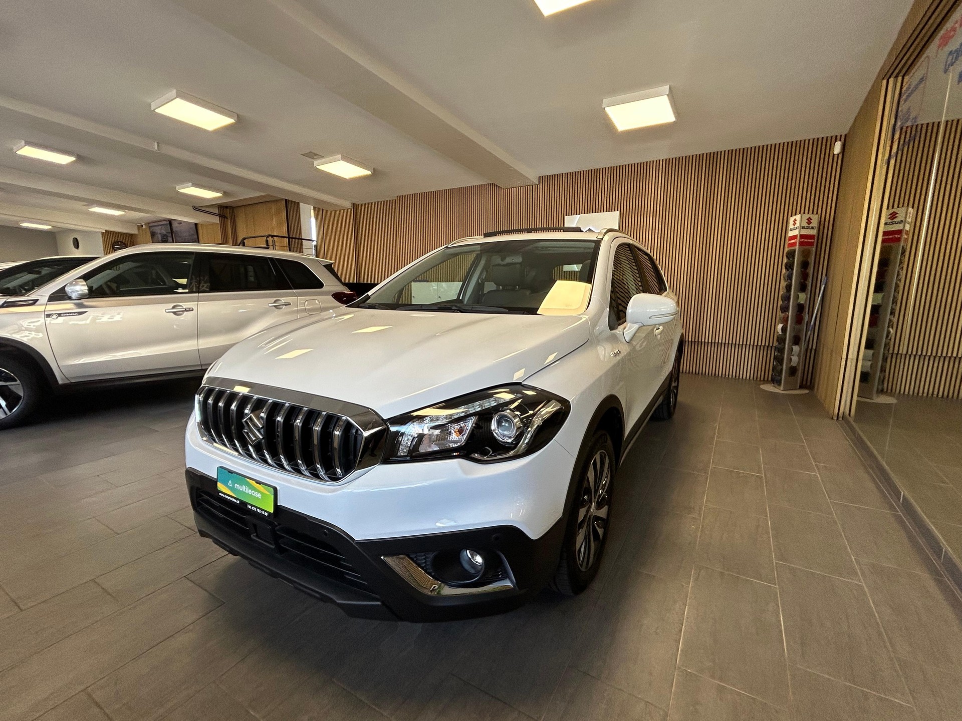 SUZUKI SX4 S-Cross 1.4 T Piz Sulai Top Hybrid 4x4-image-4