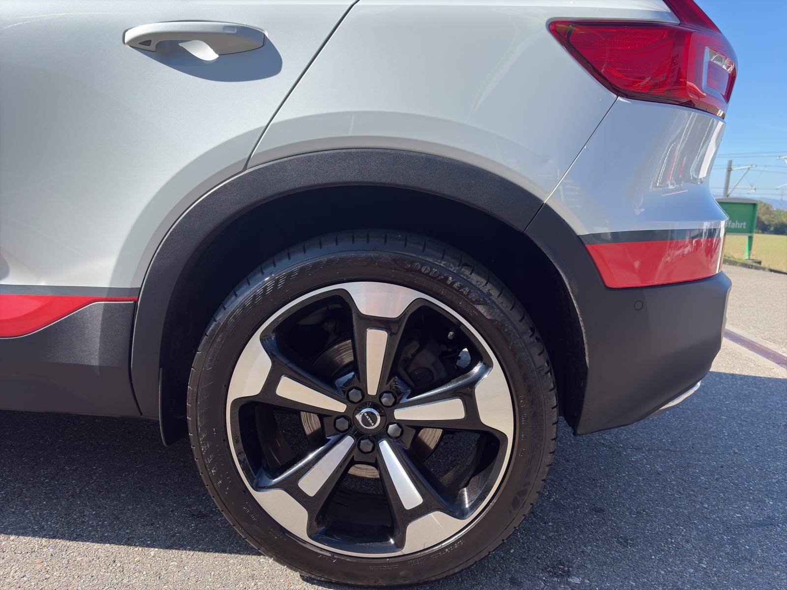 VOLVO XC40 2.0 D4 Inscription AWD-image-14