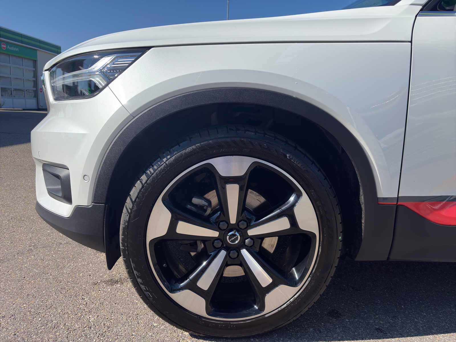 VOLVO XC40 2.0 D4 Inscription AWD-image-13