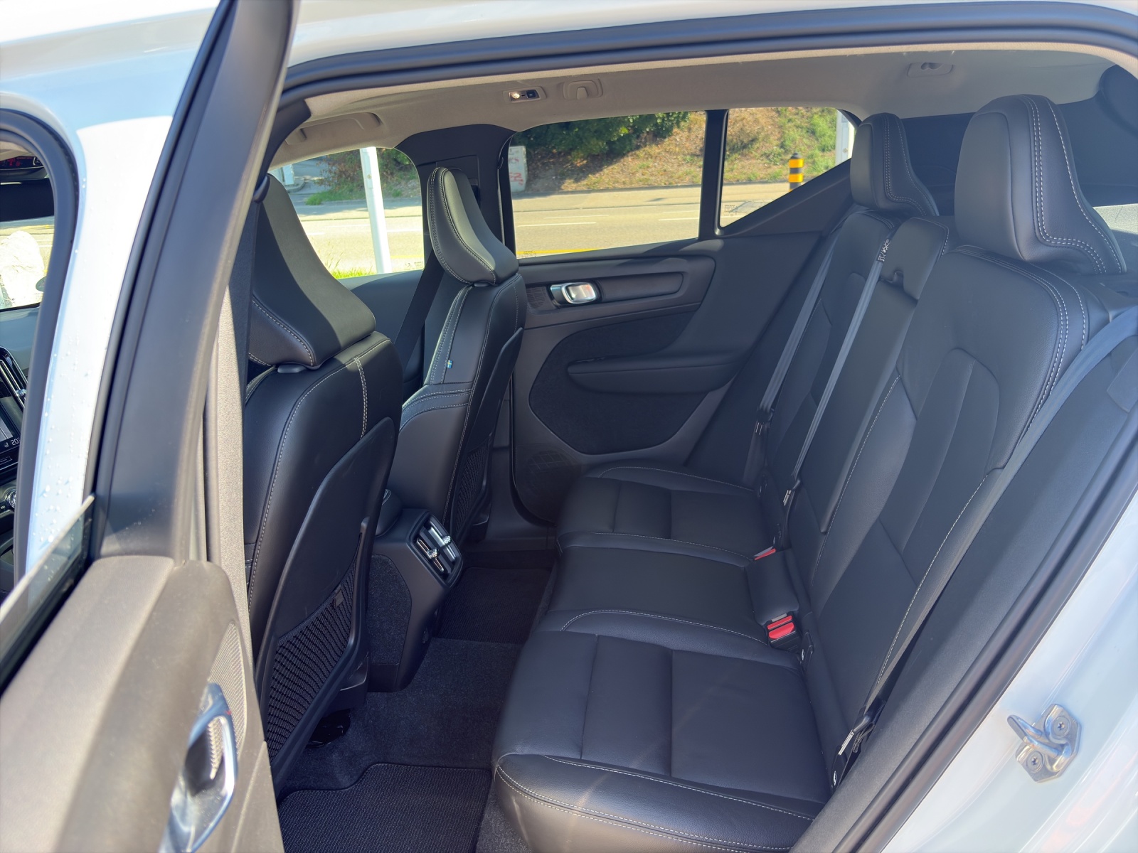 VOLVO XC40 2.0 D4 Inscription AWD-image-7