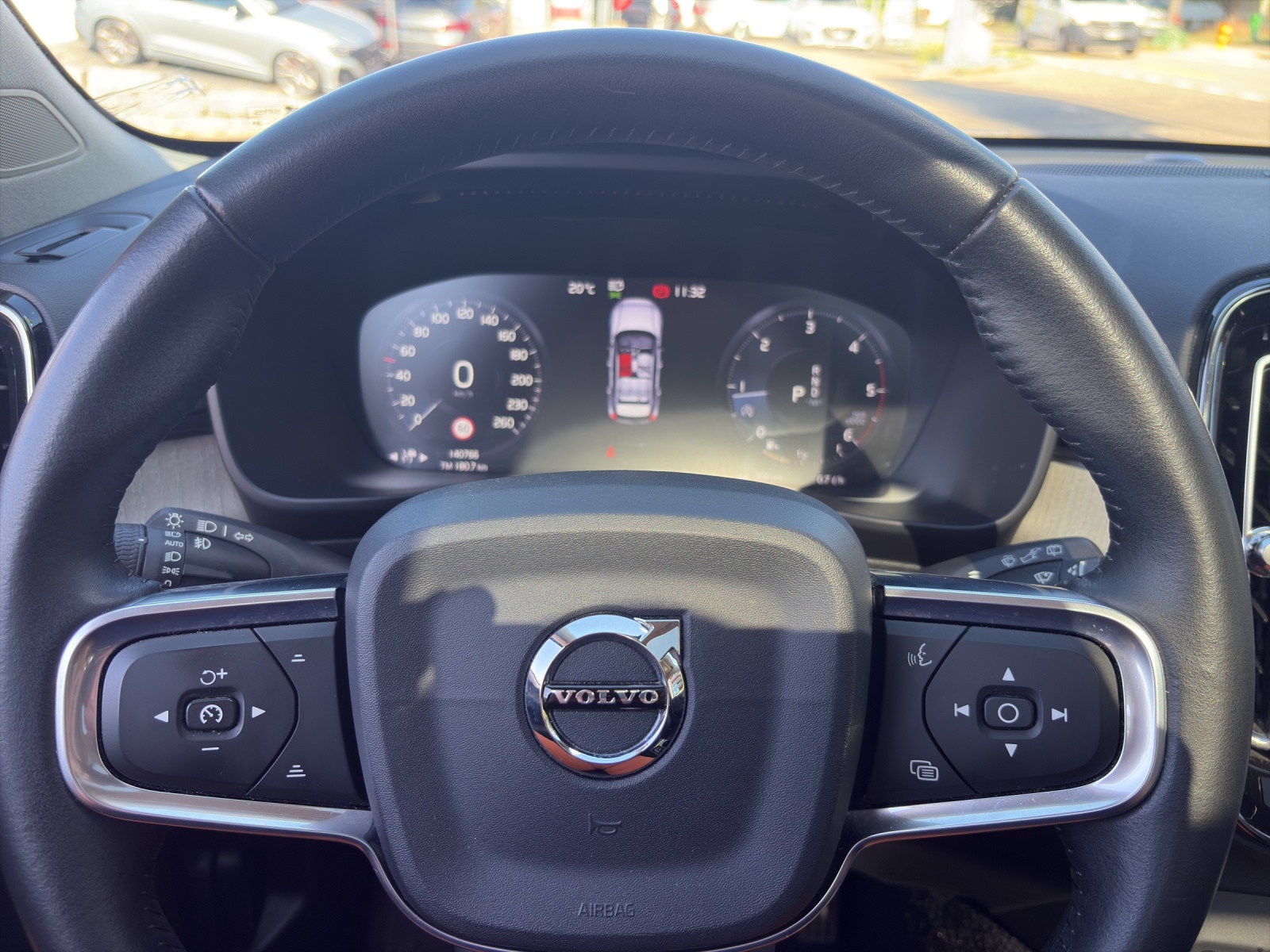 VOLVO XC40 2.0 D4 Inscription AWD-image-12