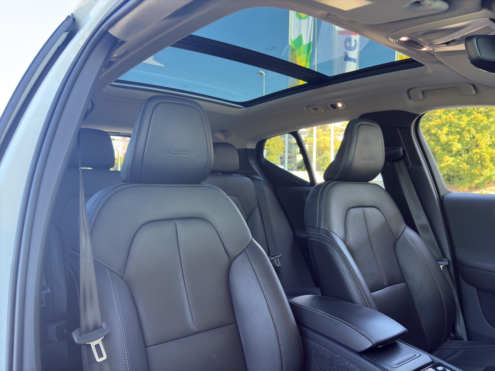 VOLVO XC40 2.0 D4 Inscription AWD-image-6