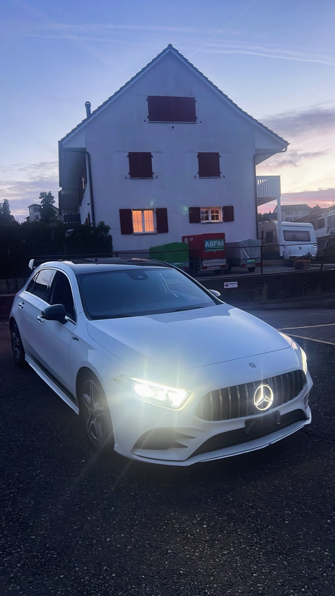 MERCEDES-BENZ A 200 AMG Line-image-1