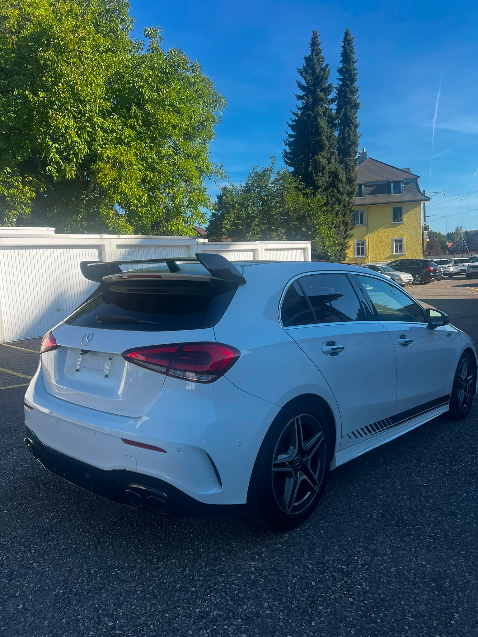 MERCEDES-BENZ A 200 AMG Line-image-5