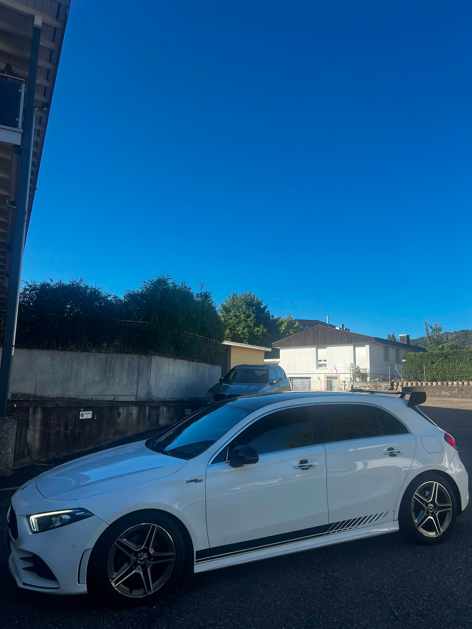 MERCEDES-BENZ A 200 AMG Line-image-7