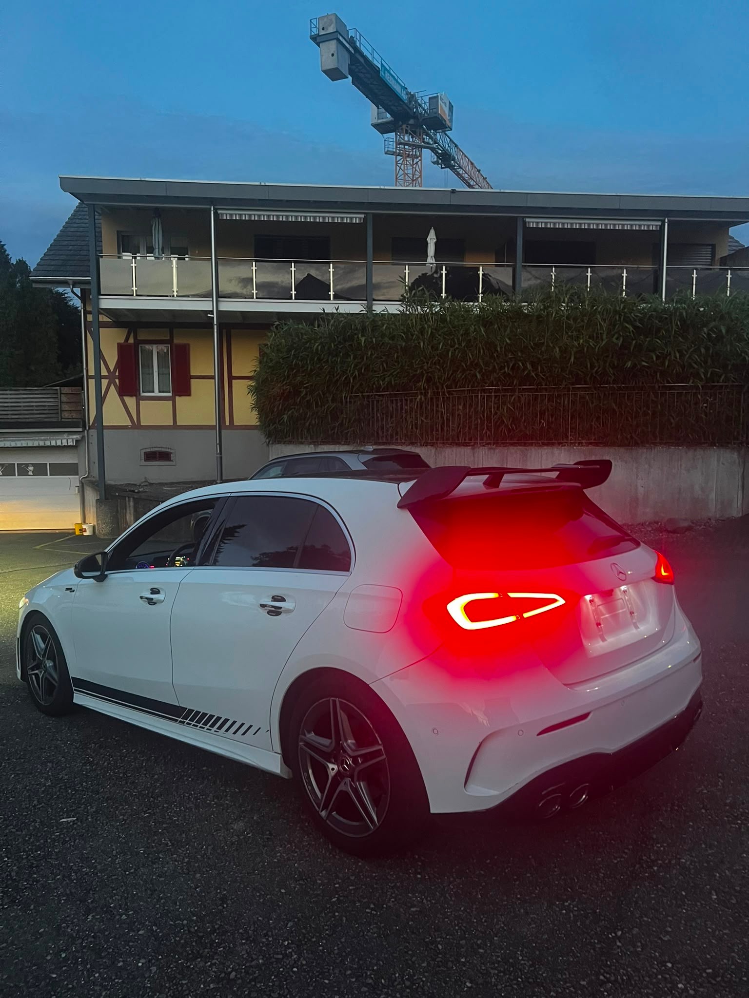MERCEDES-BENZ A 200 AMG Line-image-8
