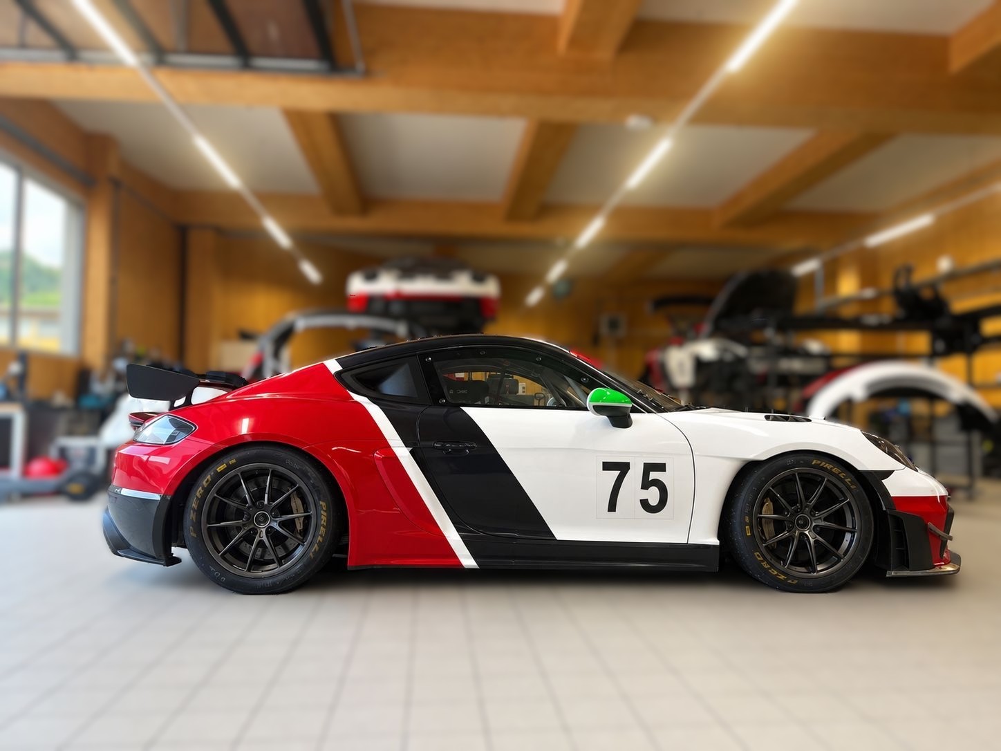 PORSCHE 718 Cayman GT4 RS ClubSport-image-1