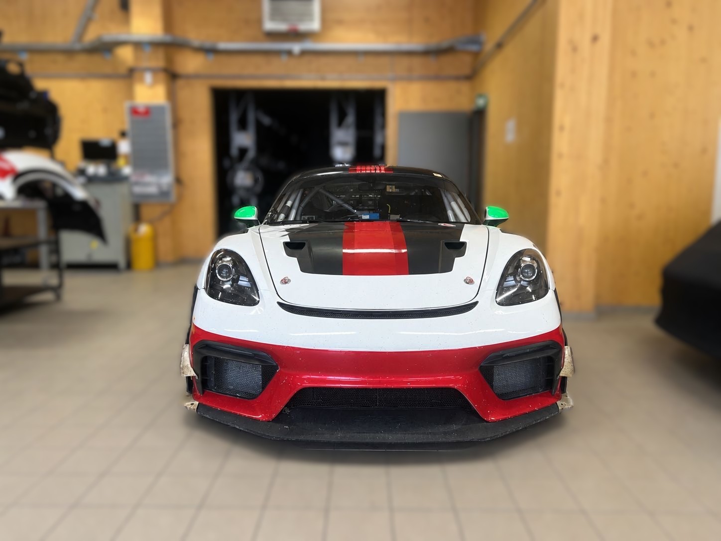 PORSCHE 718 Cayman GT4 RS ClubSport-image-4