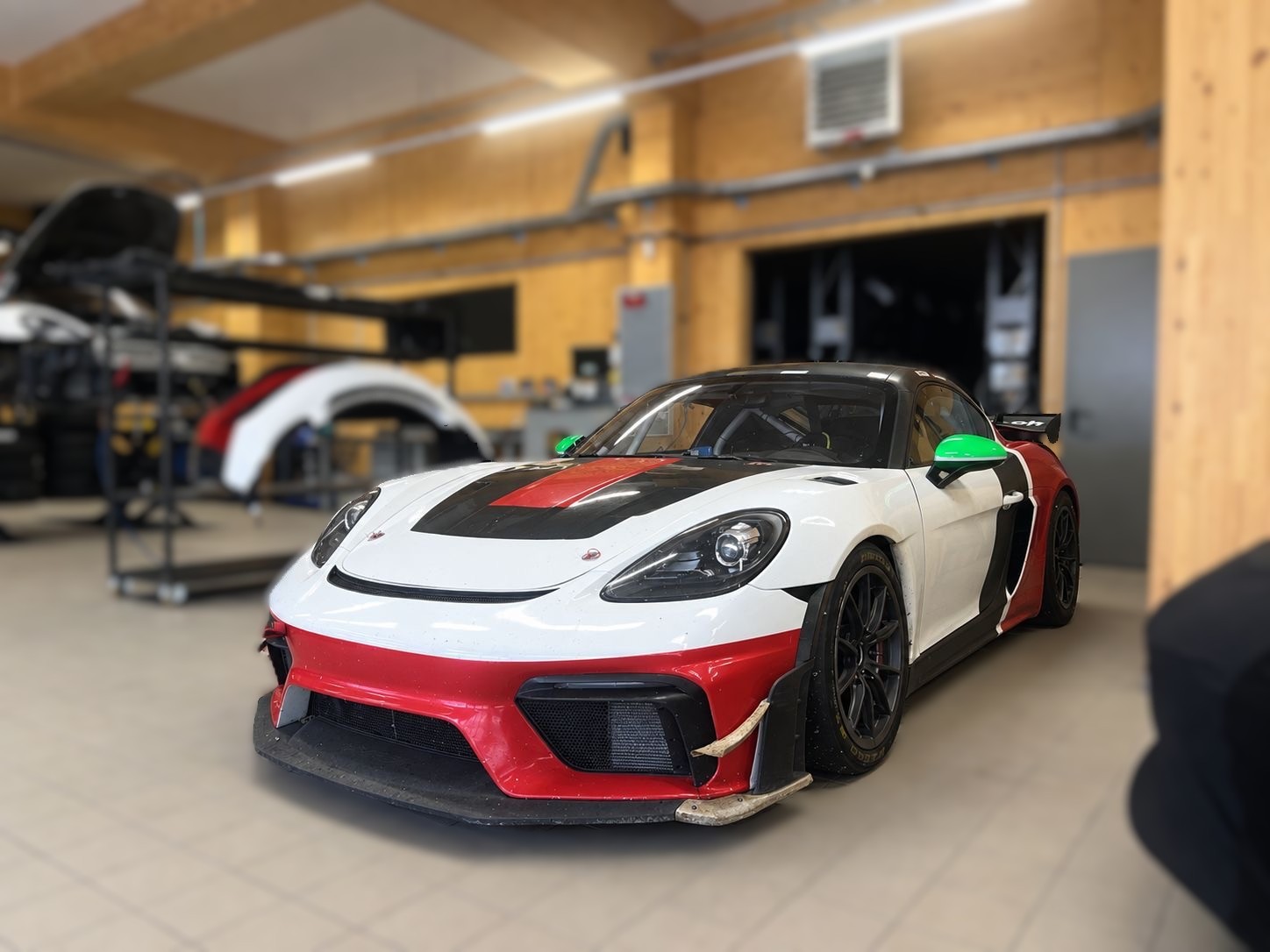 PORSCHE 718 Cayman GT4 RS ClubSport-image-5