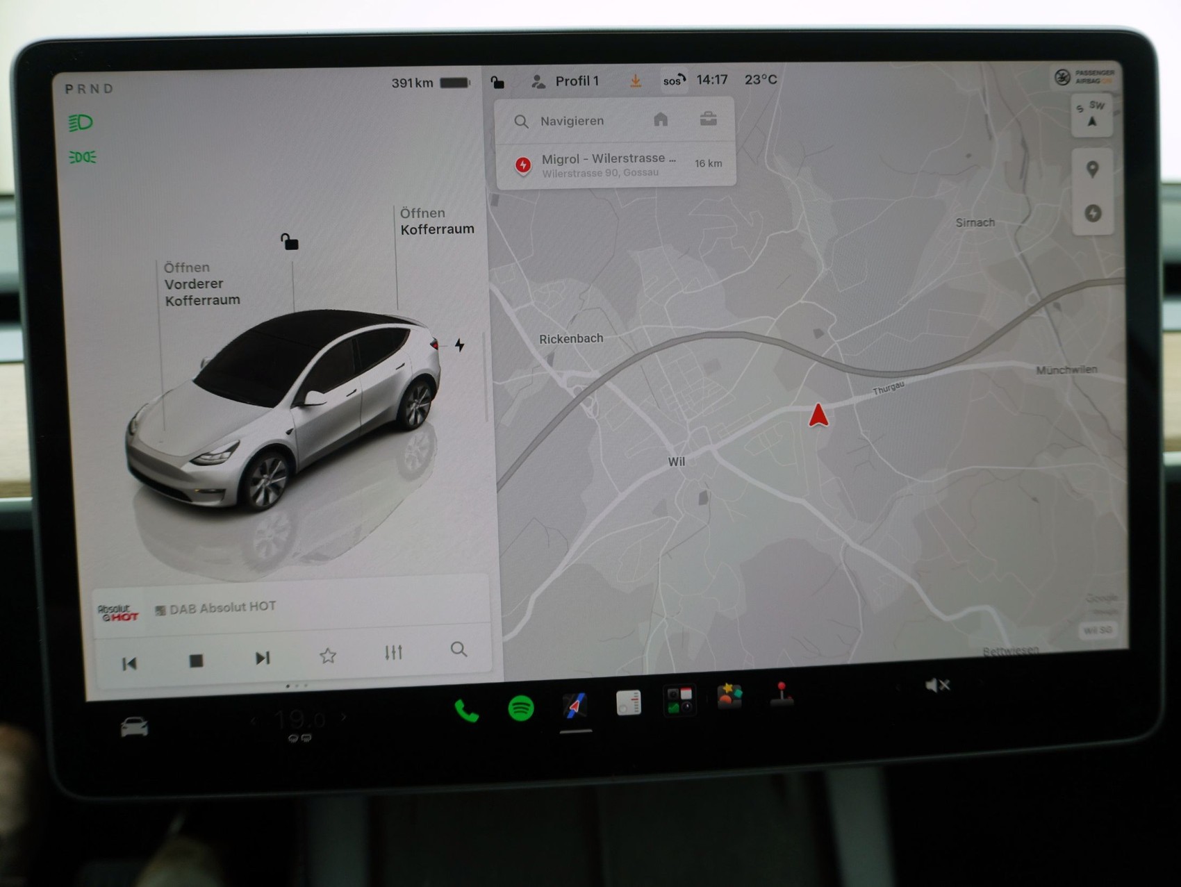 TESLA Model Y Long Range RWD-image-13