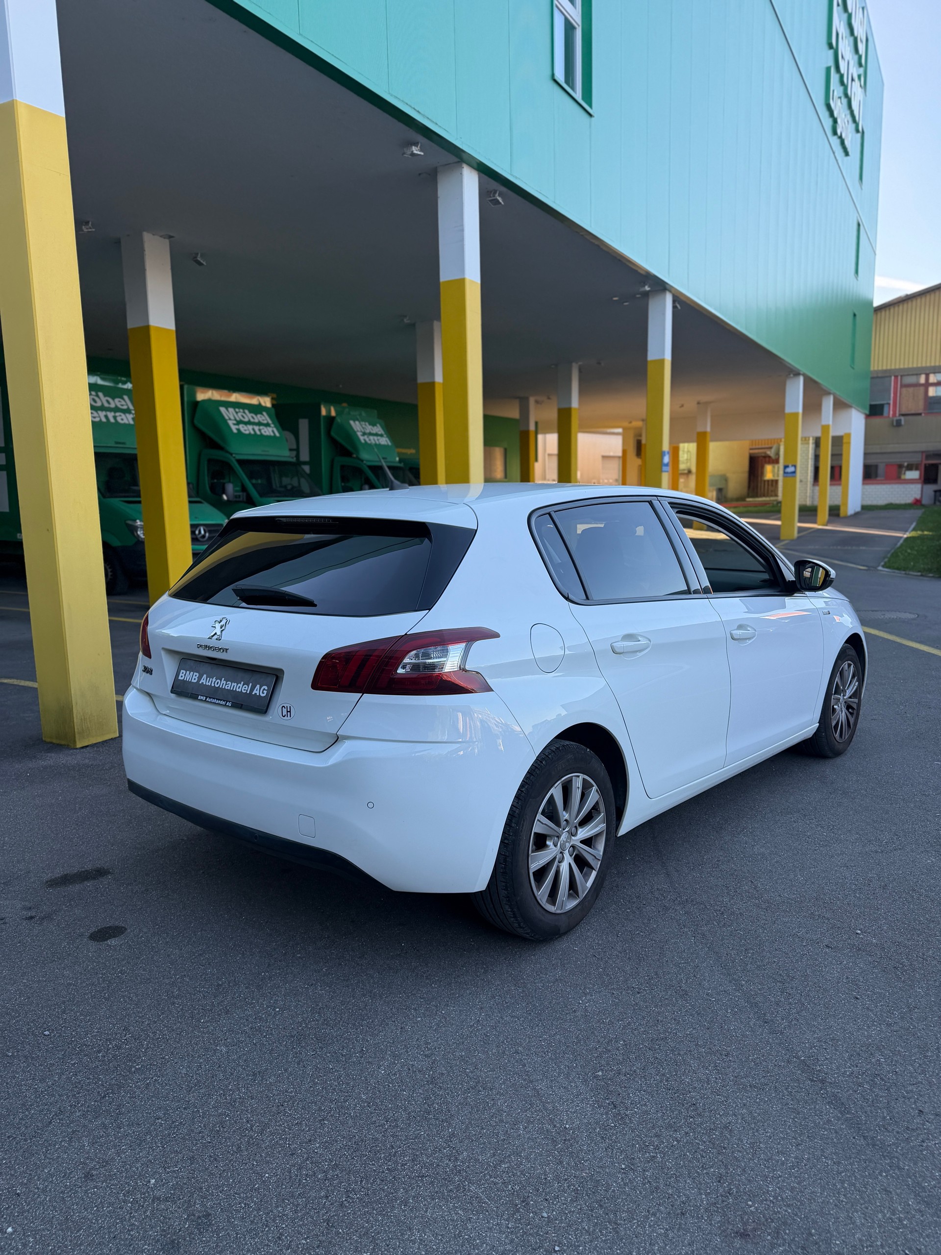 PEUGEOT 308 1.2 THP Allure Automatic-image-6