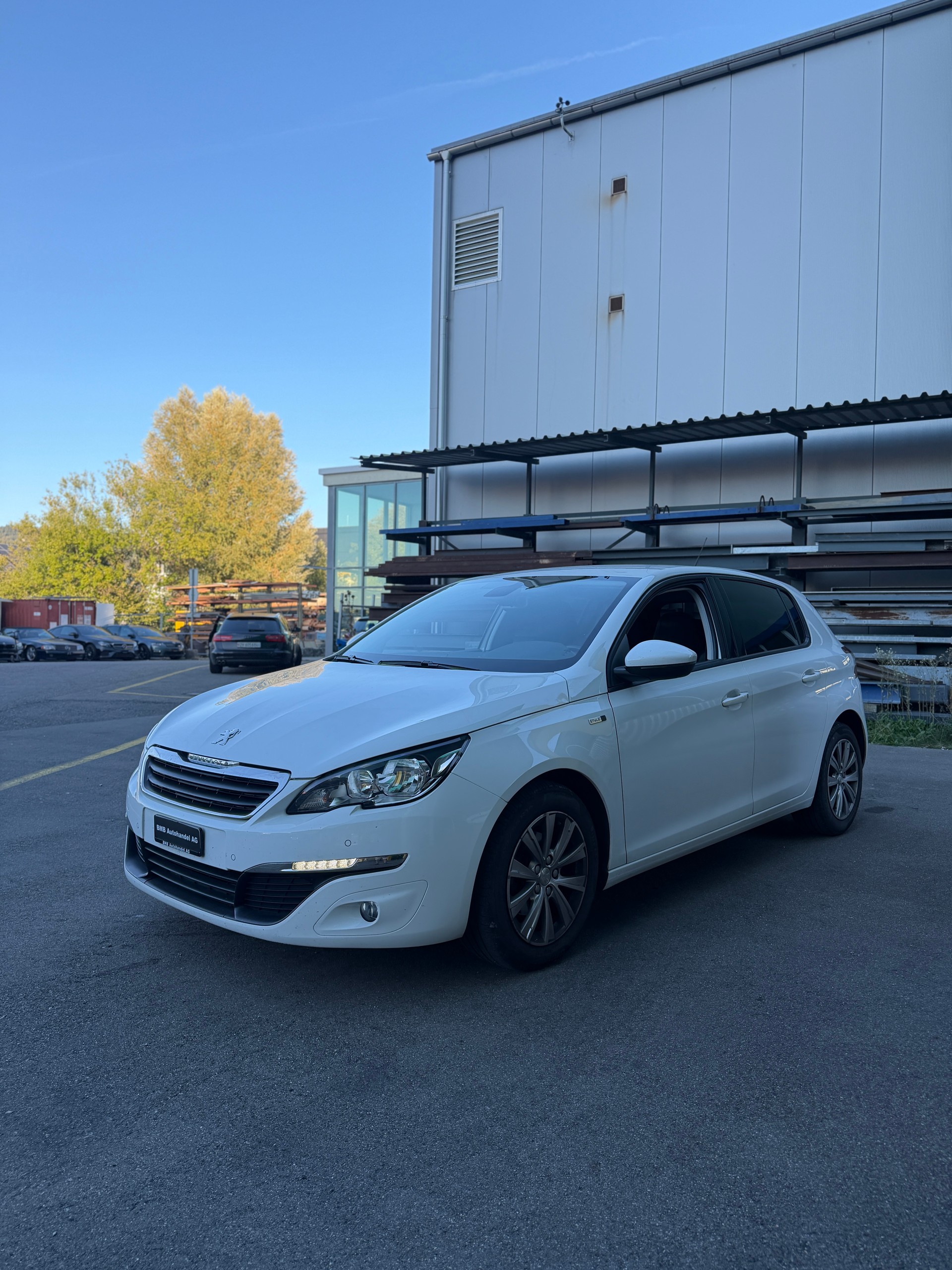 PEUGEOT 308 1.2 THP Allure Automatic-image-2